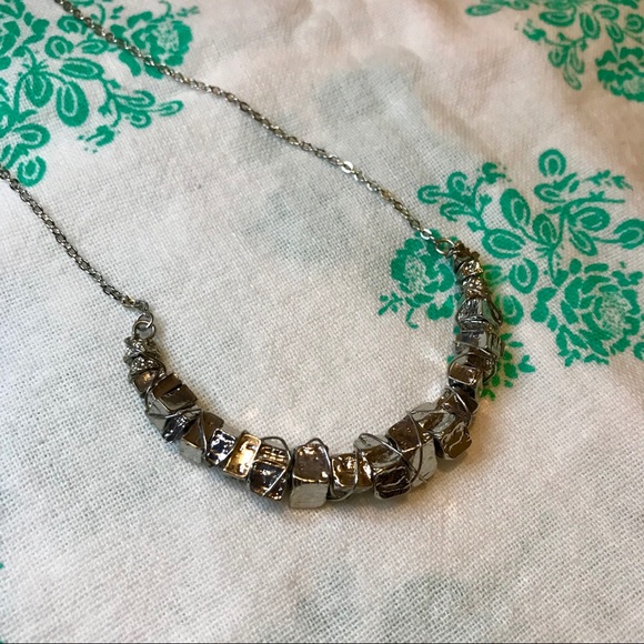 Silver cubes arc necklace - Picture 2 of 3